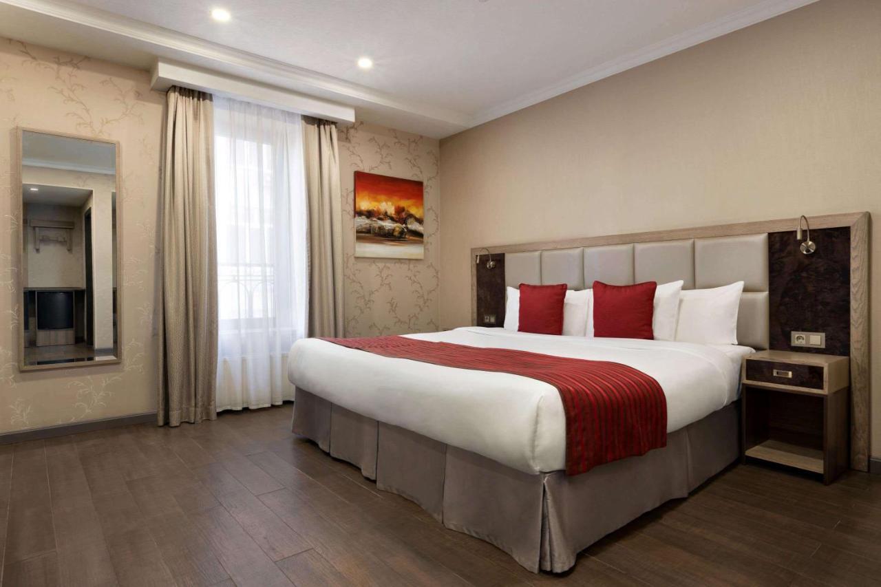 Ramada By Wyndham Bishkek Centre Hotel Luaran gambar